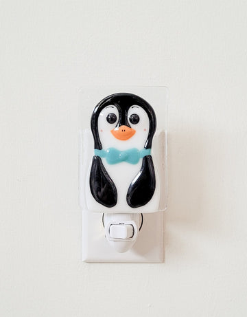 Alfred the Penguin Nightlight by Veille Sur Toi