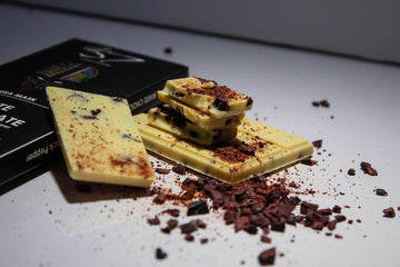 White Chocolate with Nibs & Pepper 🧂 - 57 Chocolate